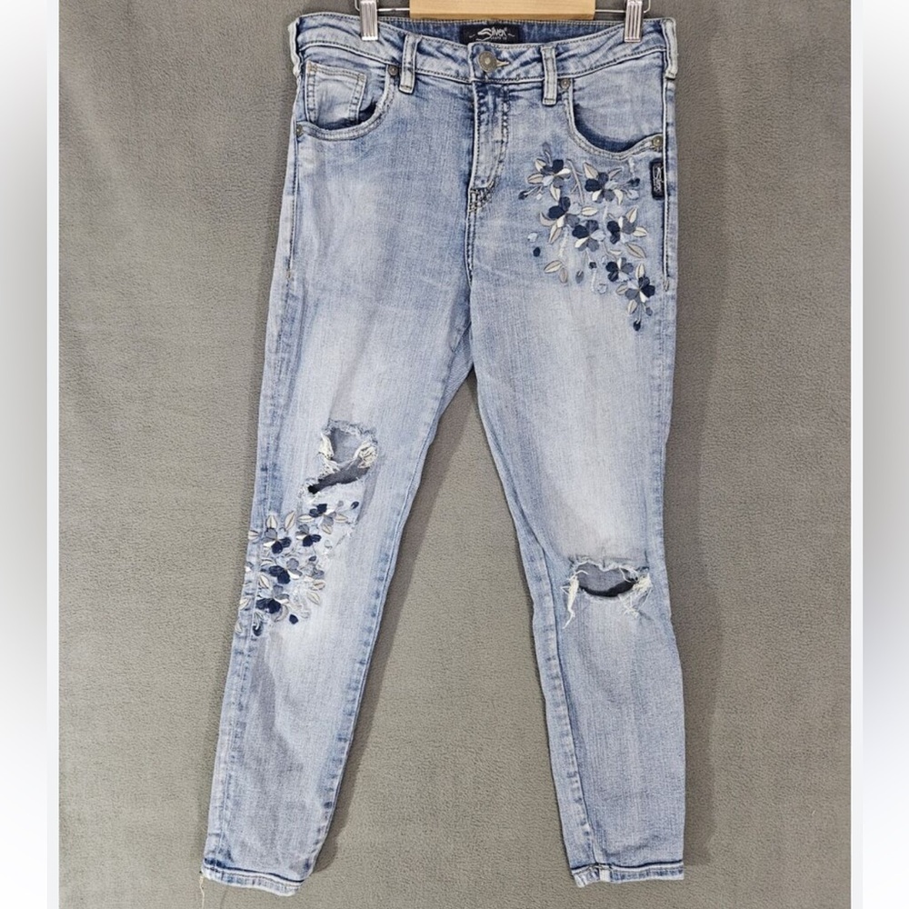 Silver Jeans Izzy Floral Embroidered Distress Ankle skinny W28/L27 Light Blue
